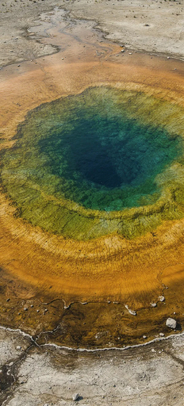 Colorful Mineral Hot Spring — Home screen