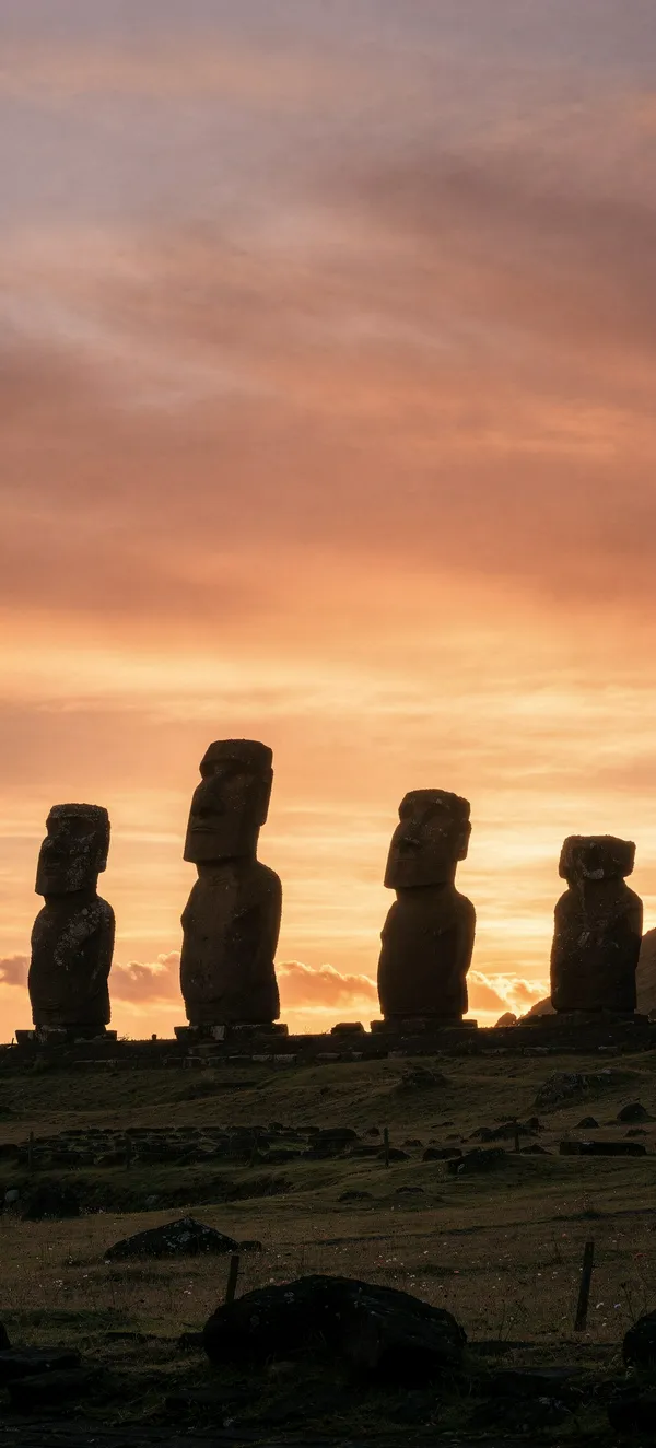 Easter Island Sunset Moai — Home screen